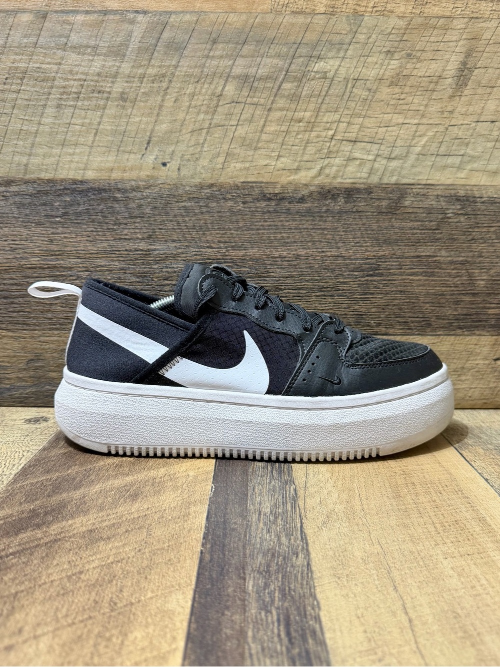 Nike Court Vision Alta TXT Platform Black White Athletic Sneakers Size 9 Women